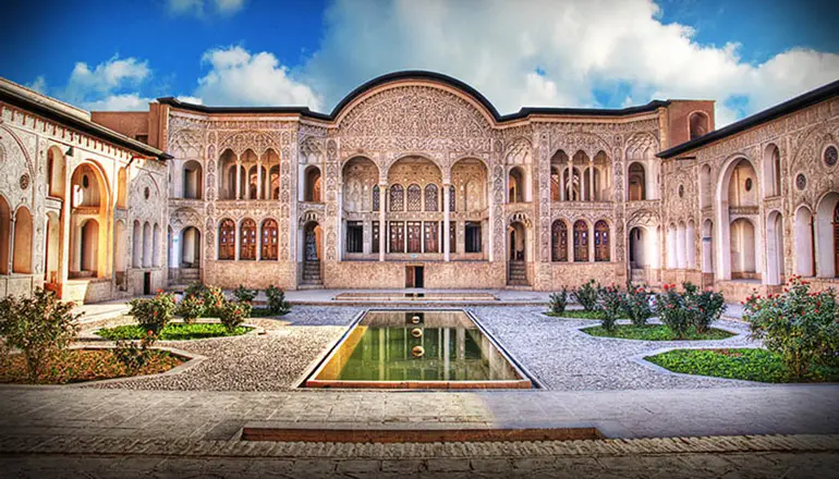 بهترین و زیباترین مناطق گردشگری ایران,خانه های تاریخی در کاشان,گردشگری میدان نقش جهان اصفهان