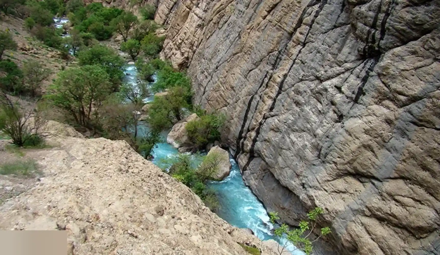 راهنمای بهترین مسیرهای طبیعت گردی در دره نی گاه دورود لرستان
